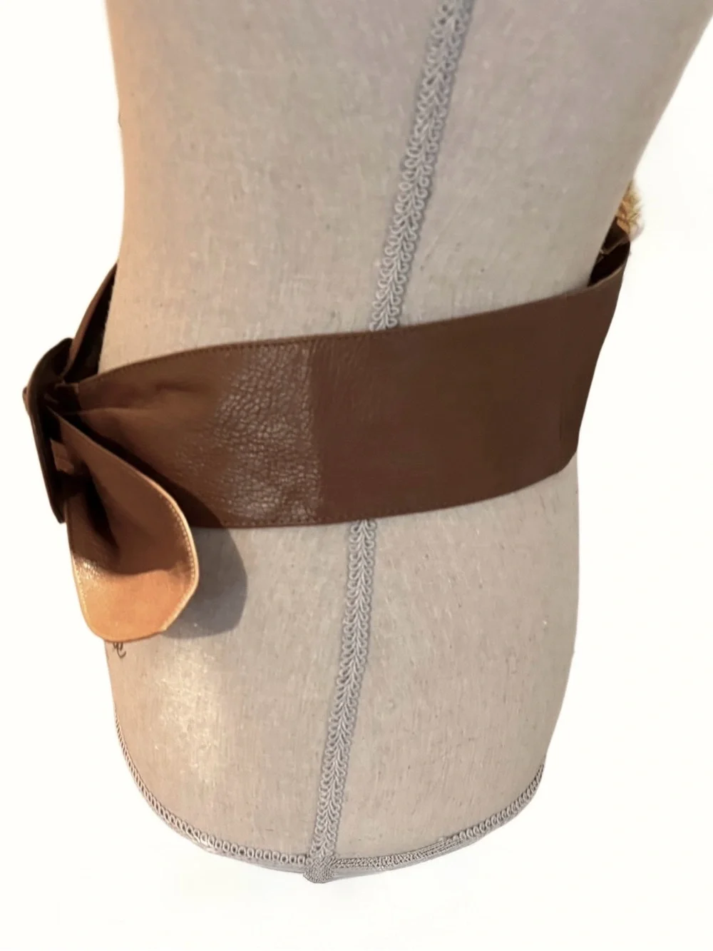 💋 FABULOUS Vintage 1980 WIDE Bonded Leather Statement Cinch Belt “Whiskey Brown”